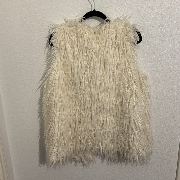 Vest - Picture 3 of 3